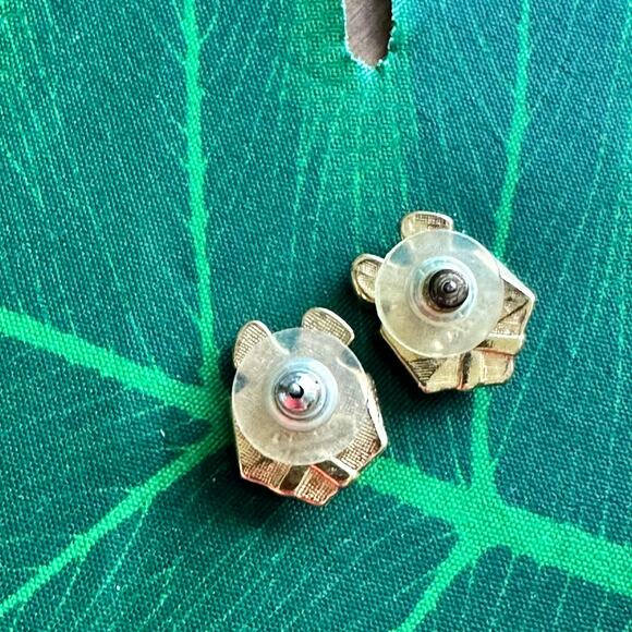 BOGO FREE AVON POST EARRINGS PRESENT - Picture 5 of 6